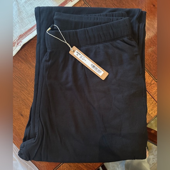 SKIMS NWT Soft Lounge Loose Pant - Onyx size XS - Picture 7 of 9